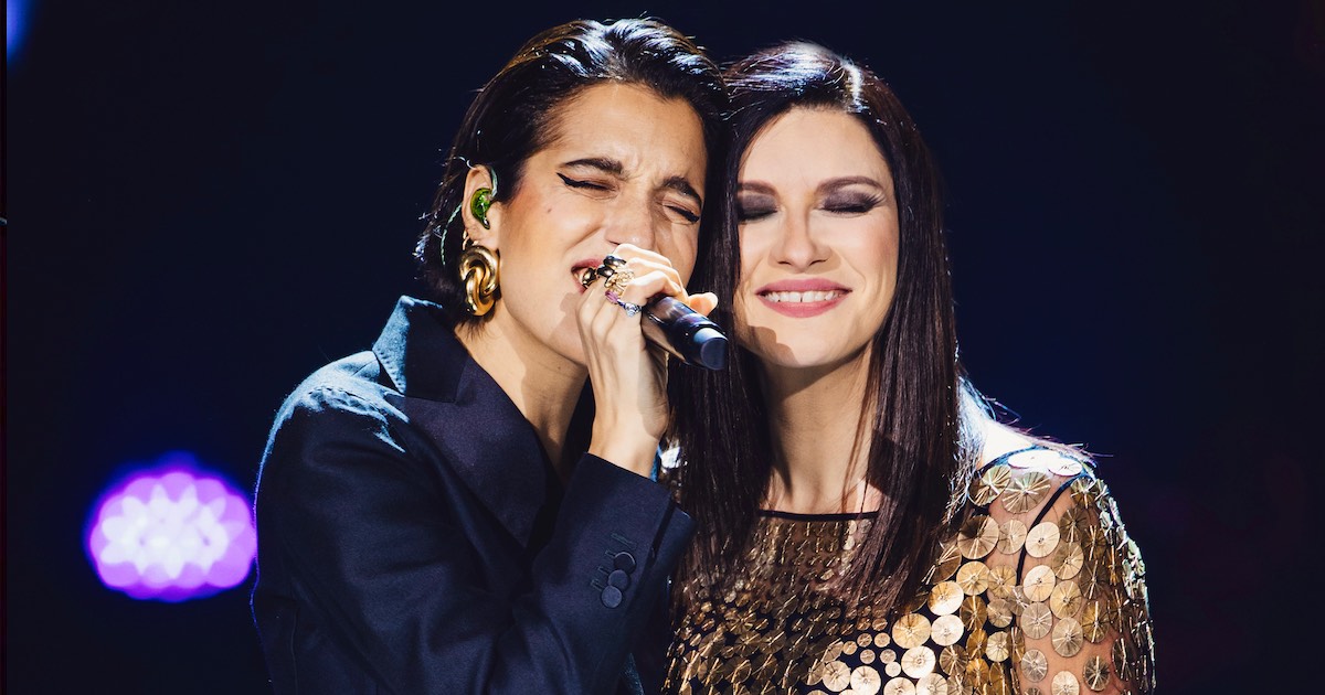 Laura Pausini e Levante insieme sul palco per cantare “Ti porterai lontano”