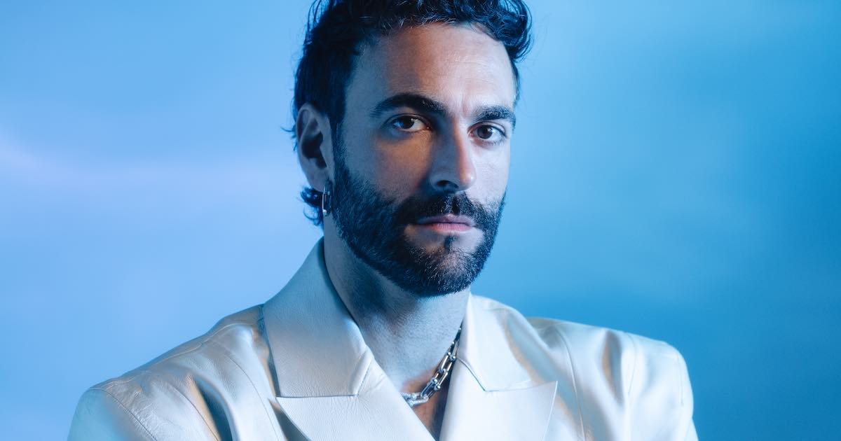 Marco Mengoni e il tuffo nella malinconia con “Mandare tutto all’aria” – RECENSIONE