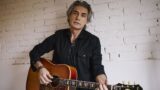 Ligabue e il trentennale di un album cult, in arrivo “Buon Compleanno Elvis 1995-2025”