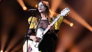 Lucio Corsi, l’alieno che è riuscito a conquistare Sanremo e l’Eurovision