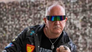 Johnson Righeira, fuori il singolo “Chi troppo lavora (non fa l’amore)”
