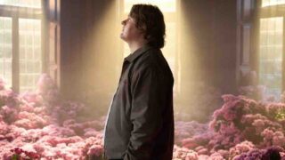 Lewis Capaldi pubblica a sorpresa il singolo “Survive”