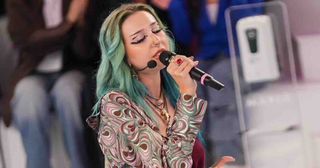Amici 25, chi è la cantante Valentina Pesaresi? Un banco per lei