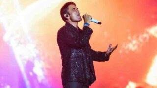 Sal Da Vinci, gli ospiti e le canzoni in scaletta del concerto di Canale 5