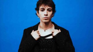 Alex Wyse prosegue il suo viaggio con il singolo “Notte stupida”