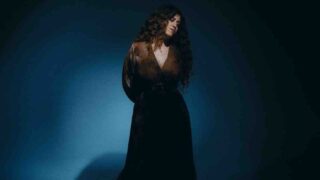 Delia, “Sicilia bedda” è l’inno d’amore alla sua terra – RECENSIONE