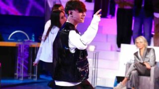 Amici 25, Luk3 torna a casa per presentare l’inedito “Slalom”