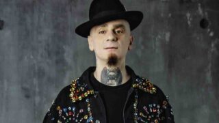 J-Ax, l’esordio solista a Sanremo con “Italia Starter Pack”