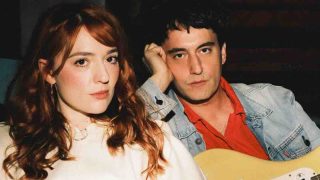 Maria Antonietta e Colombre a Sanremo con “La felicità e basta”, un manifesto gentile e potente – RECENSIONE