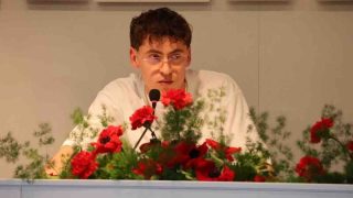 Sanremo 2026, Tredici Pietro: “Per me un uomo che cade è un individuo che tenta”