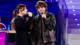 Amici 25, Emma e Rkomi presentano in anteprima il singolo “Vacci piano”
