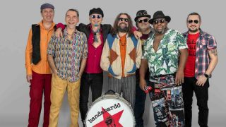 Bandabardò, svelato il tour celebrativo per i 25 anni di “Se mi rilasso… collasso”