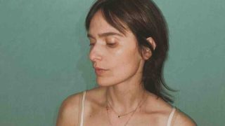 Erica Mou, in arrivo il nuovo singolo “Lasciati andare”