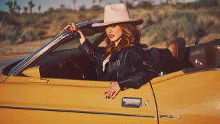 Paola Iezzi, “Stessa direzione” è il titolo del nuovo singolo