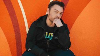 Tiziano Ferro svela gli inediti e le collaborazioni della versione deluxe di “Sono un grande”