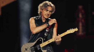 Ligabue, a tre anni dall’ultimo album di inediti arriva il singolo “Qualcosa per te”