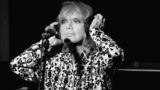Rita Pavone reinterpreta “La notte è piccola” con The Italian Society e Saturnino