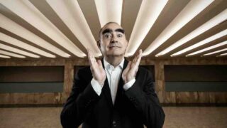 Elio torna in concerto con “La rivalutazione della tristezza”