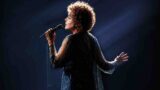 Ornella Vanoni: “Almeno tu nell’universo” con Elisa anticipa “Vivere, il mio concerto più bello”