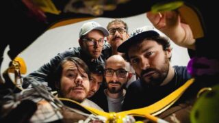 Pinguini Tattici Nucleari: annunciato il nuovo singolo “Nella borsa di Anna”, tratto da “Replay”